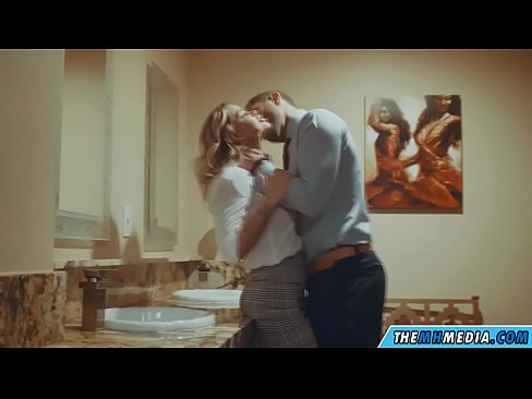 ❤️ Lokacin da ƙwanƙolin farin gashi ya yaudare ku a cikin gidan wanka na jama'a ❤️ a batsa% ha.pornoreino-com.ru